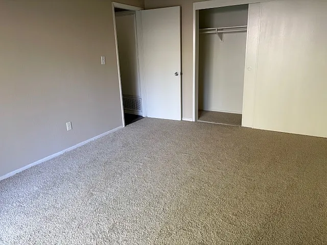 Kimberly Arms Apartment Homes — Photo 17