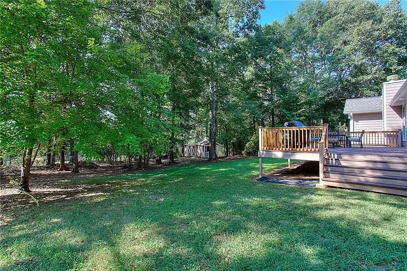 3 bed, 2.0 bath, 1707 sqft, $2,200 — Photo 4
