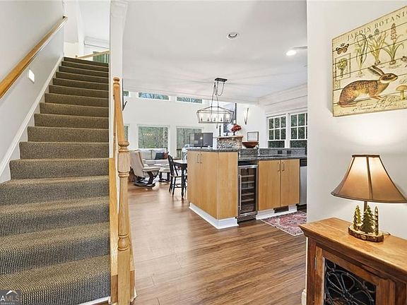 4th image of 10 Chestnut Knoll Point