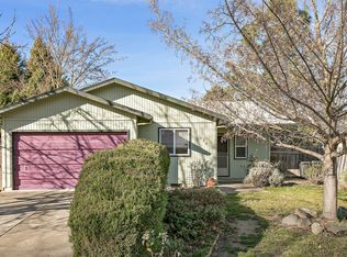 590 James St, Talent, OR 97540