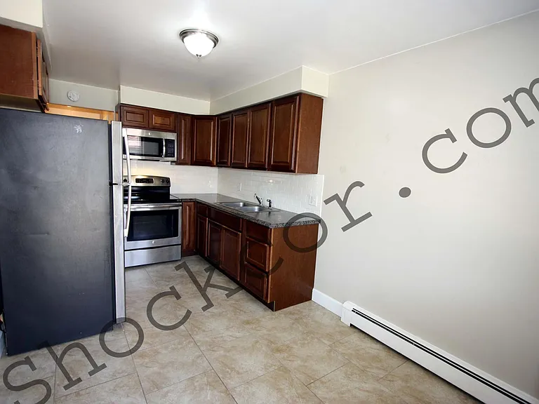 3675 Pierce St — Photo 3