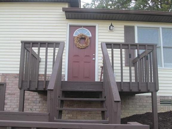 3rd image of 192 Woodlawn Cir