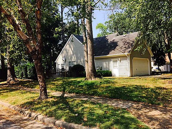 2nd image of 2732 Saint Charles Ave