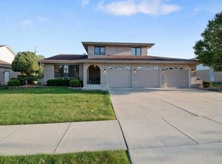 7519 Prestwick Dr, Tinley Park, IL 60477