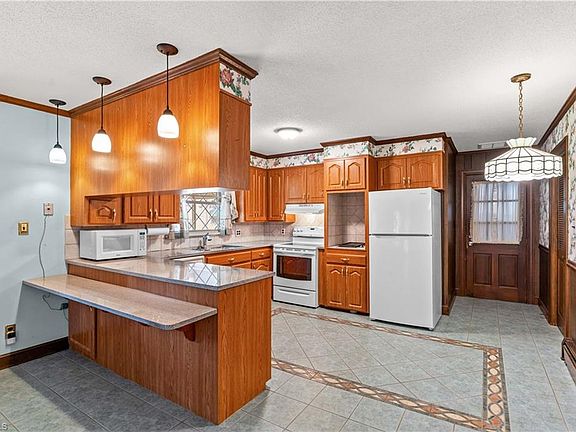 4th image of 117 Fonda Rd