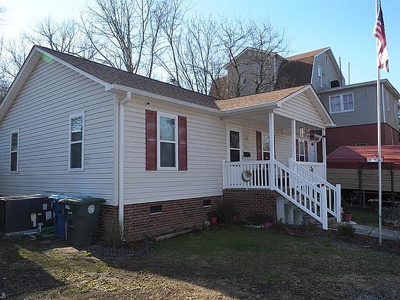 2nd image of 122 Henderson St