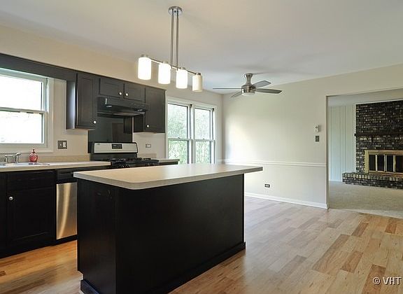 3rd image of 1146 W Bedford Dr
