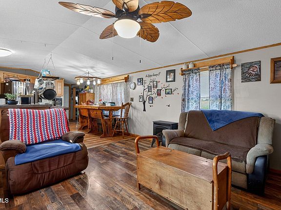 5th image of 393 Meadow Creek Rd