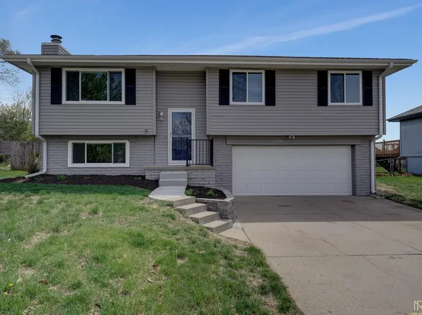 3415 Lookingglass Dr, Bellevue, NE 68123