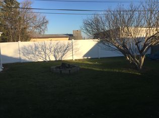 18755 Valade St, Riverview, MI 48193