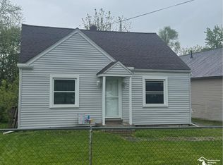 1816 Birchcrest Rd, Waterford, MI 48328