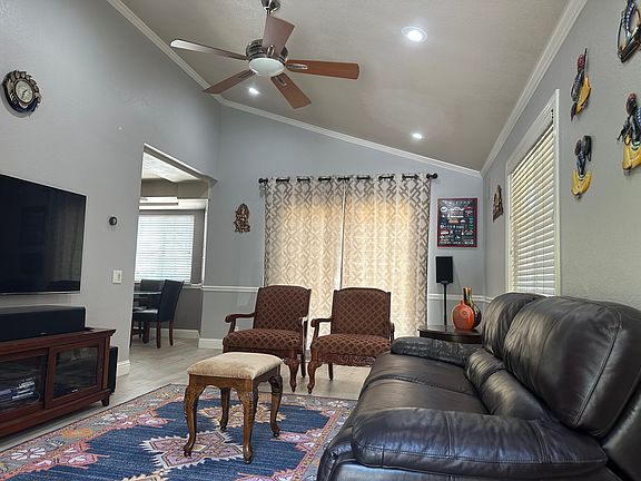 2nd image of 5422 Duesenberg Dr