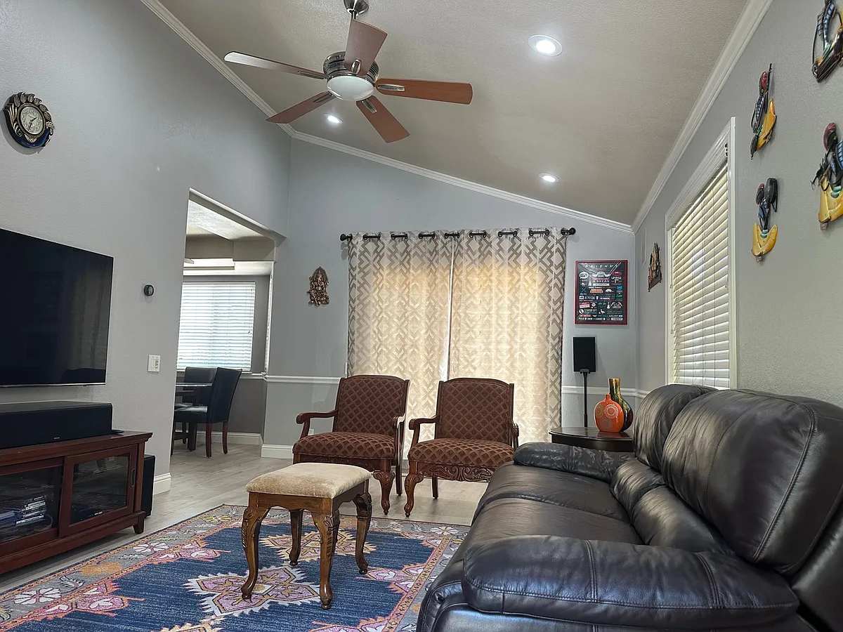 Building Photo - 5422 Duesenberg Dr