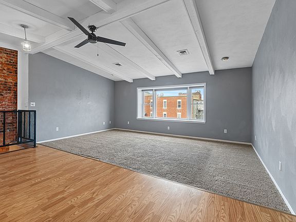 4th image of 111 E Washington St #1/2