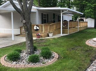 1096 Pintail Way Cir, Sanford, MI 48657