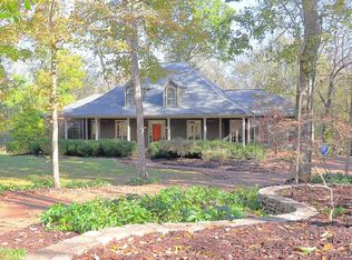 2415 Hidden Lake Cir, Columbia, TN 38401