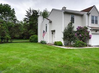 9 Iroquois Trl, Branchburg, NJ 08876