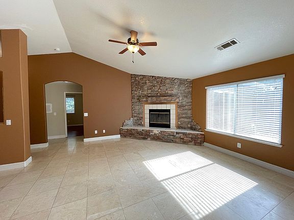3rd image of 862 Driscol Dr