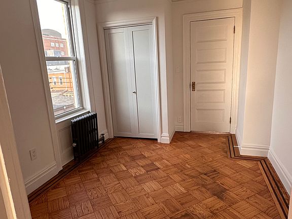 4th image of 157 E 32nd St Unit 3