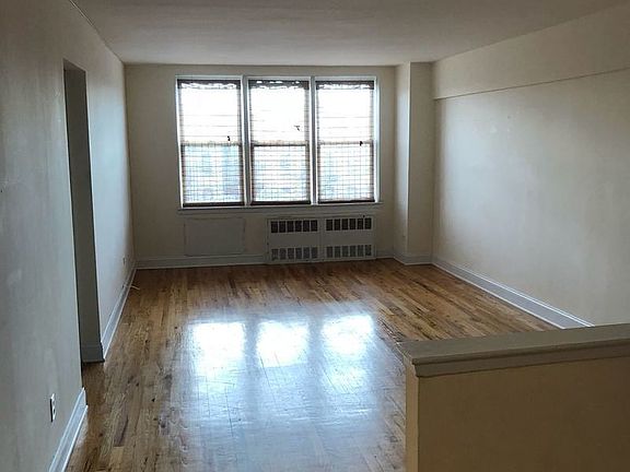 4th image of 465 E 7th St APT 6M