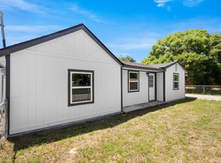 903 1st St, Bridgeport, TX 76426