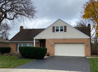 845 Hawthorne Ln, Northbrook, IL