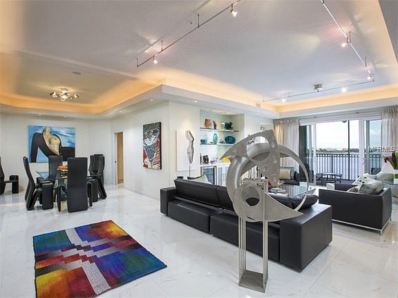 4th image of 8761 The Esplanade APT 26