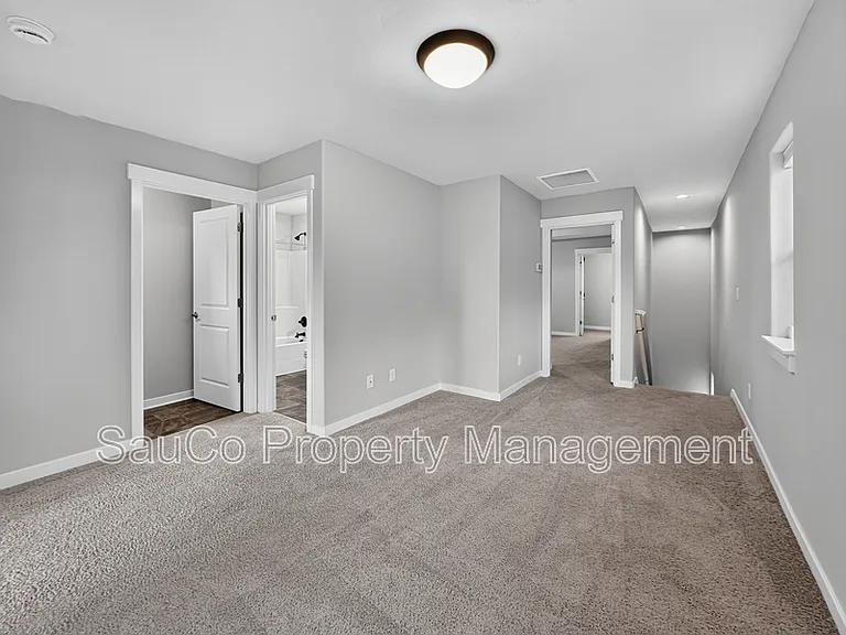 822 SE Bacarra St — Photo 12