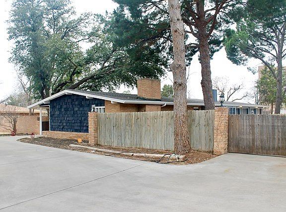 2nd image of 2541 Bainbridge Dr