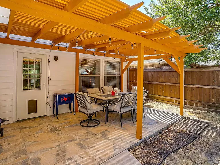 7851 Maiden Ln — Photo 14