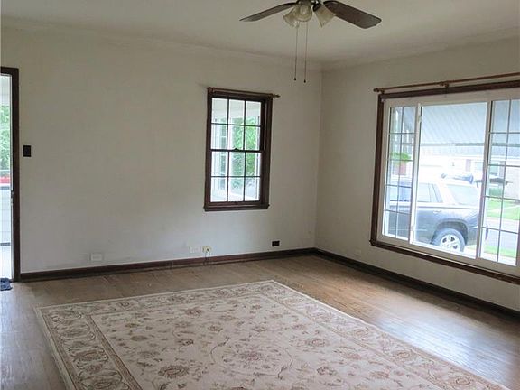 4th image of 778 Johnston Dr