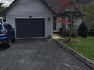 127 Cimarron Dr, Asheville, NC 28803