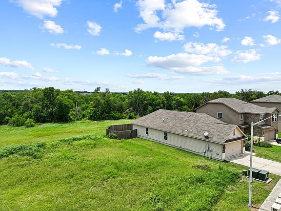 5th image of 148 Isabel Ln