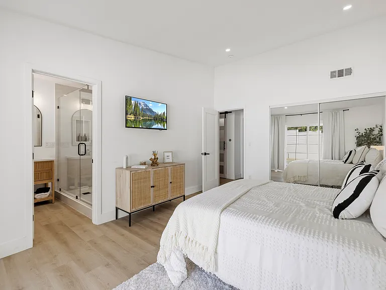 9355 Ruffner Ave — Photo 32