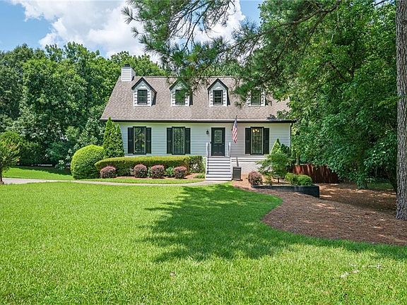 2nd image of 141 Indian Hills Ct