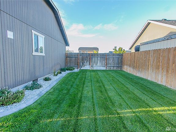 5th image of 1351 E Crossroads Dr
