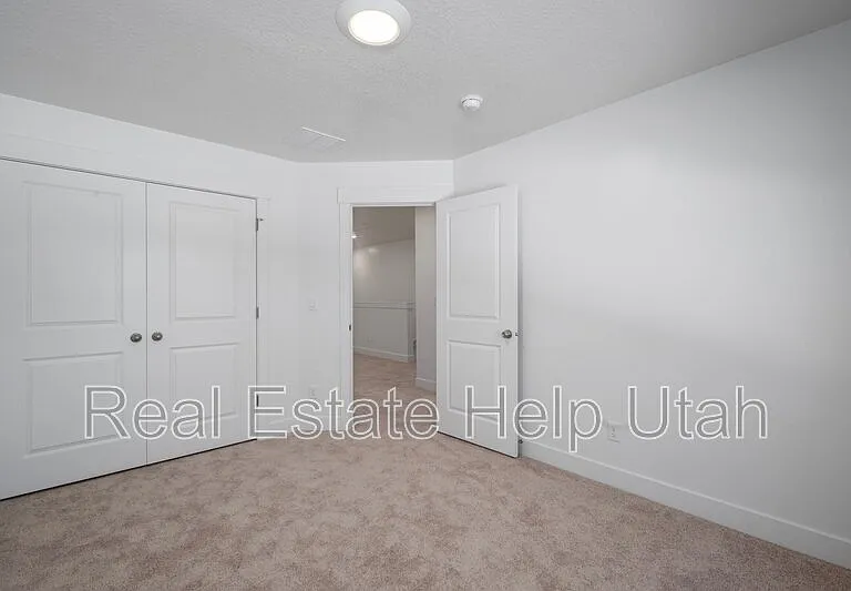 281 W 1150 N — Photo 30