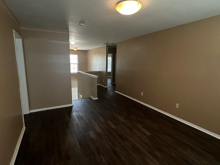 9328 Vernon Ct — Photo 8