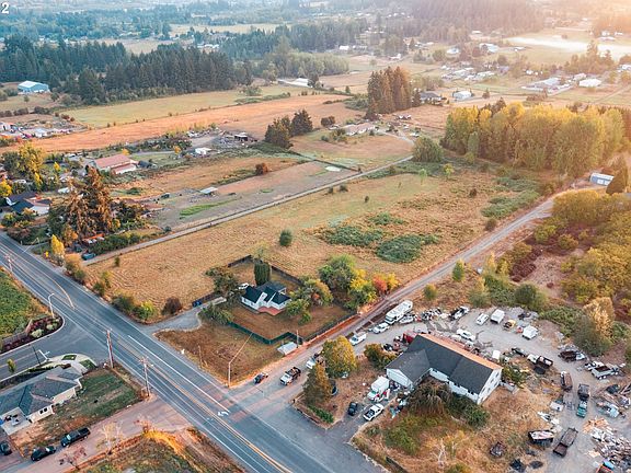 4th image of 10022 SE 172nd Ave