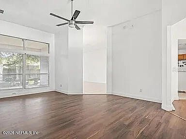 4th image of 2429 CEDAR TRACE Drive W #1