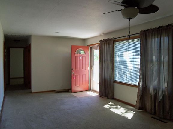 5th image of 1604 Marland St