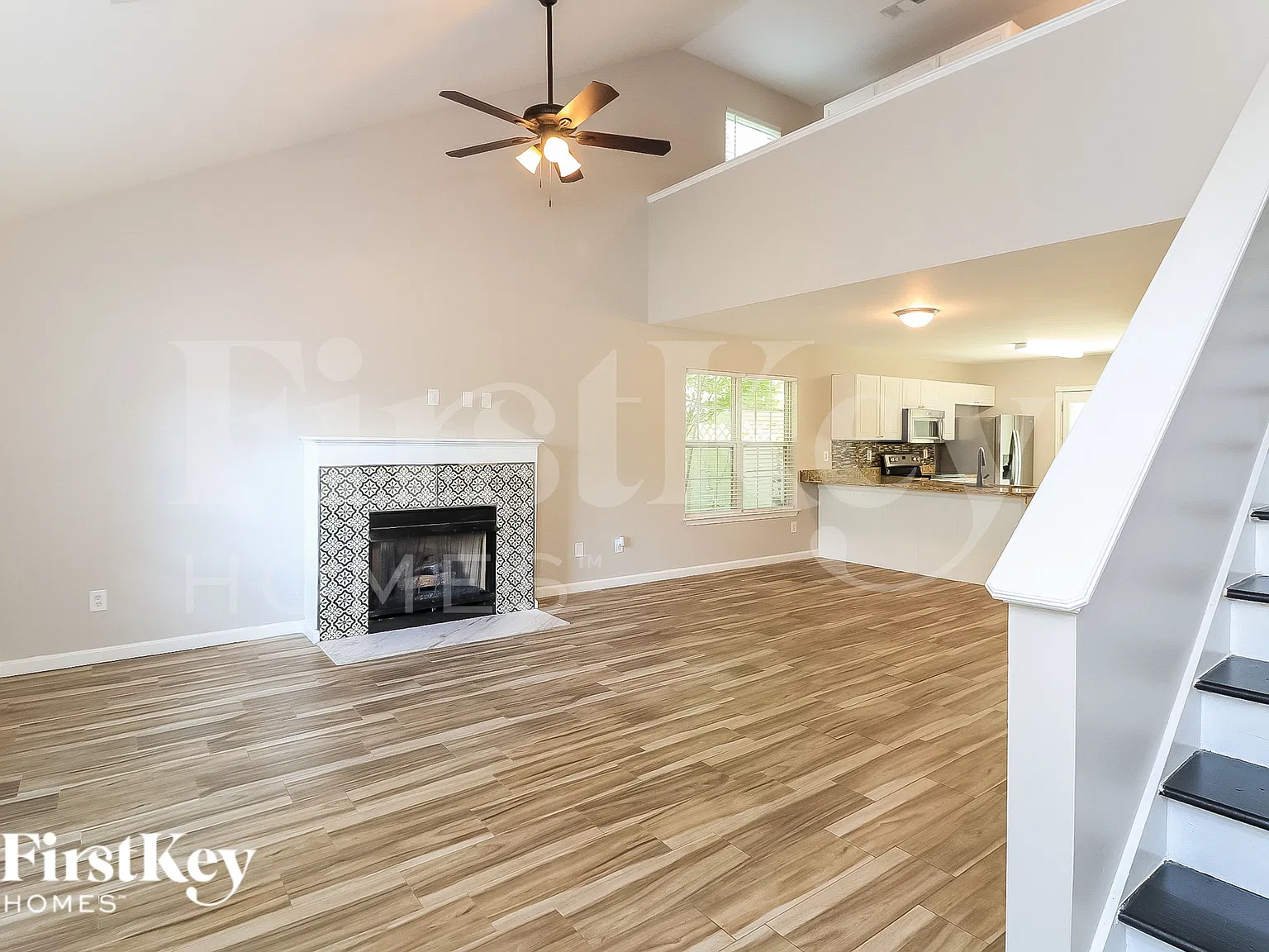 3 bed, 2.0 bath, 1824 sqft, $2,390 — Photo 2