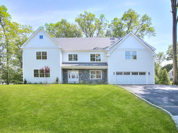 59 Thornhill Road, Fairfield, CT 06824