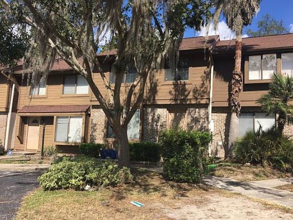 4th image of 4920 Silver Oaks Vlg