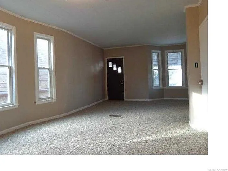 237 Barton St #2 — Photo 7