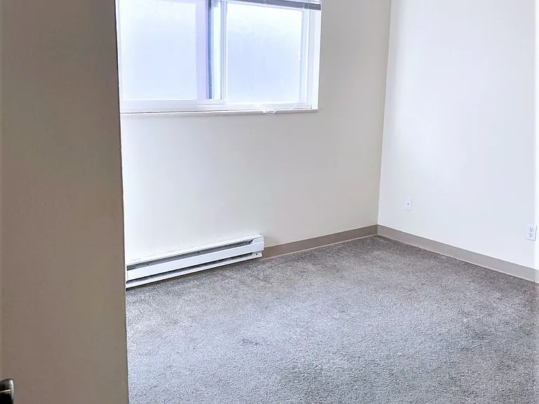 Hill Town Apartments — Photo 42