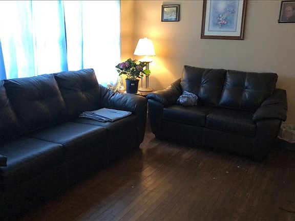 3rd image of 1006 Pine Ave SW