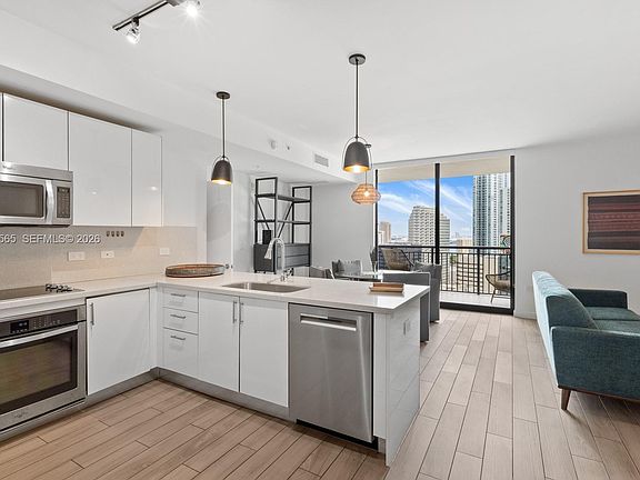 4th image of 999 SW 1st Ave APT 2502