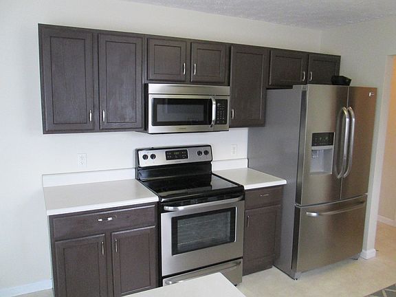 5th image of 28 Wendy Ln