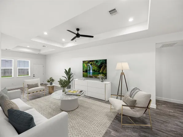 19319 Sears Dr, Humble, TX 77338